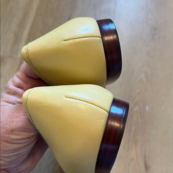 ENZO ANGIOLINI Women's Yellow  Leather Flat Shoe- 9 - Picture 3 of 6